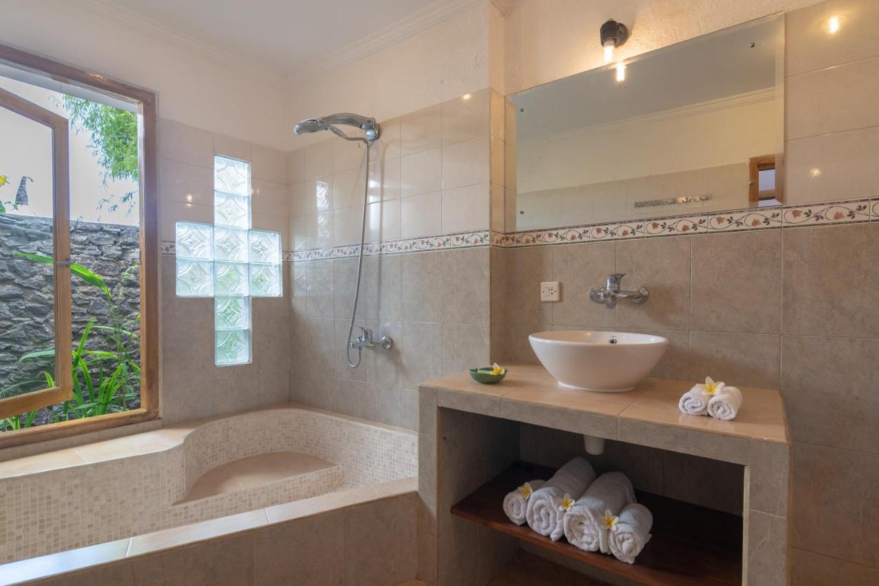 Villa Dinding Batu Singaraja  Ngoại thất bức ảnh